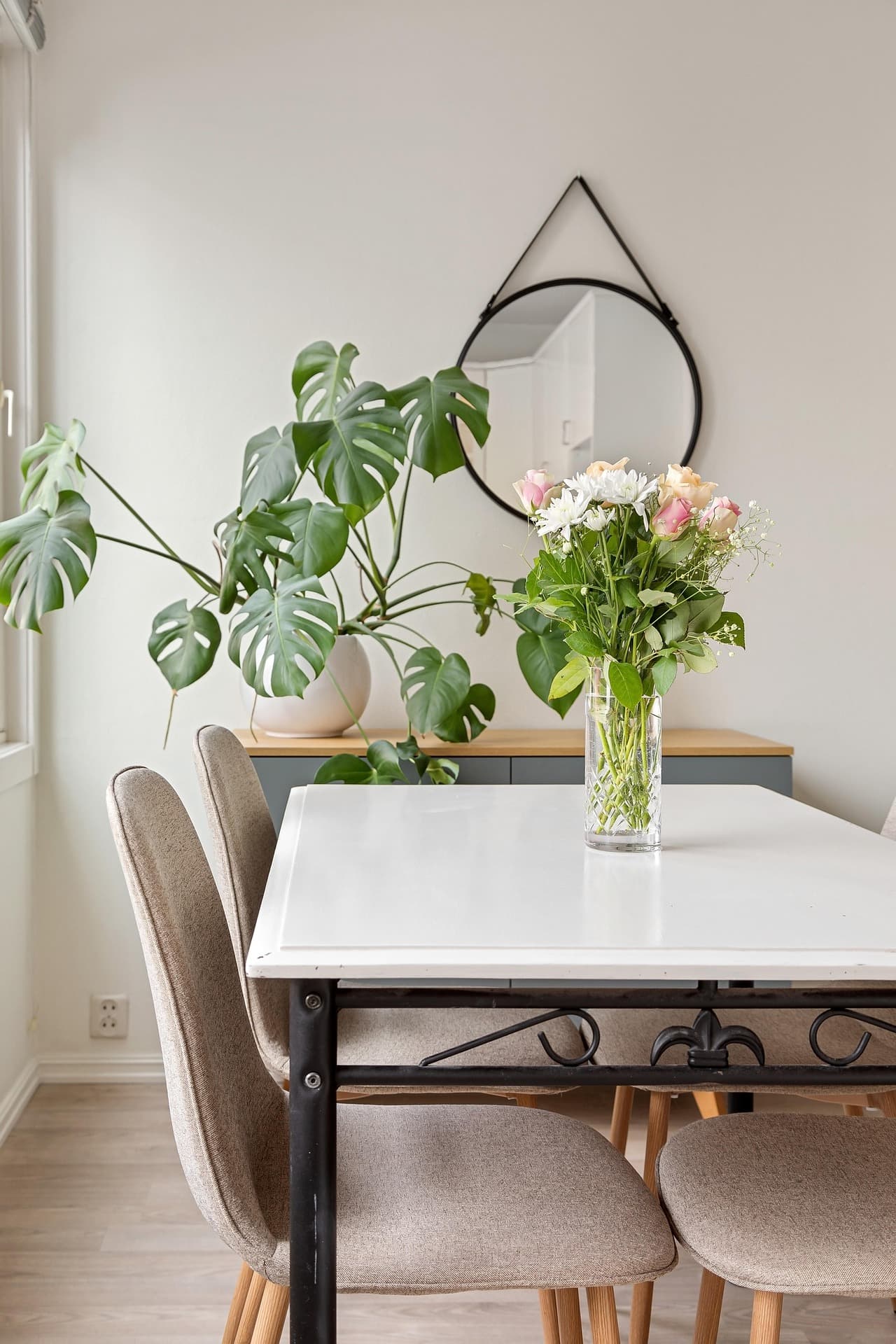 자취방 벌레 유입 막는 방법 현실 정리 틈새 차단 생활 관리 가이드